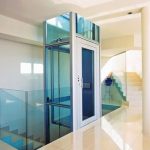 elevador de vidrio azul